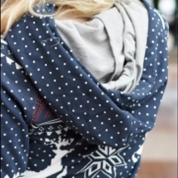 Azbro L Hoodie Pullover Sweatshirt Sweater NWT - Picture 3 of 8